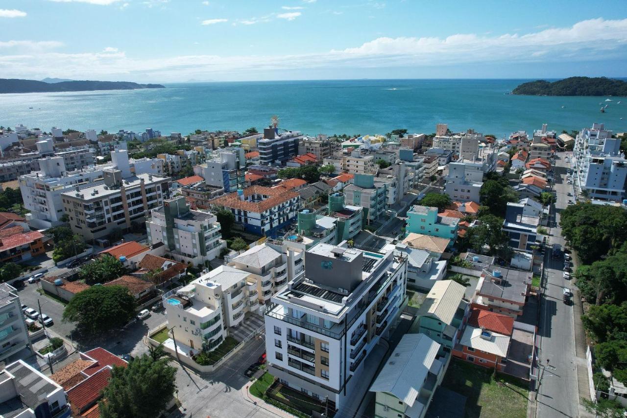 Adra 106 - Apartamento No Centro De Bombinhas - Rooftop Com Piscina E Academia - A Poucos Metros Da Praia - Exterior photo